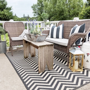 Outdoor Farmhouse Patio