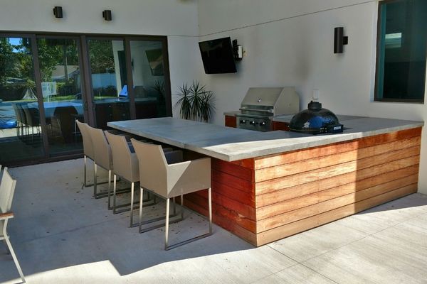 Modern Outdoor Kitchen