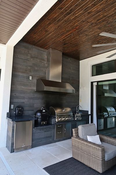 Modern Patio Outdoor Kitchen